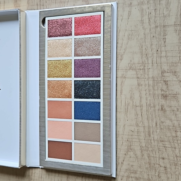 KVD Edge of Reality Eyeshadow Palette - Picture 1 of 4